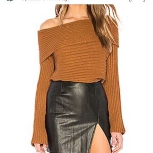 Line and dot off the shoulder sweater